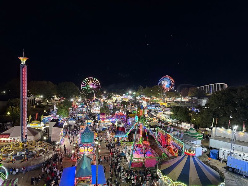A 230-Foot Ferris Wheel Is Coming To North Carolina For Just 11 Days This October - Decor Hint Take In Views That Stretch As Far As 14 Miles From The Top