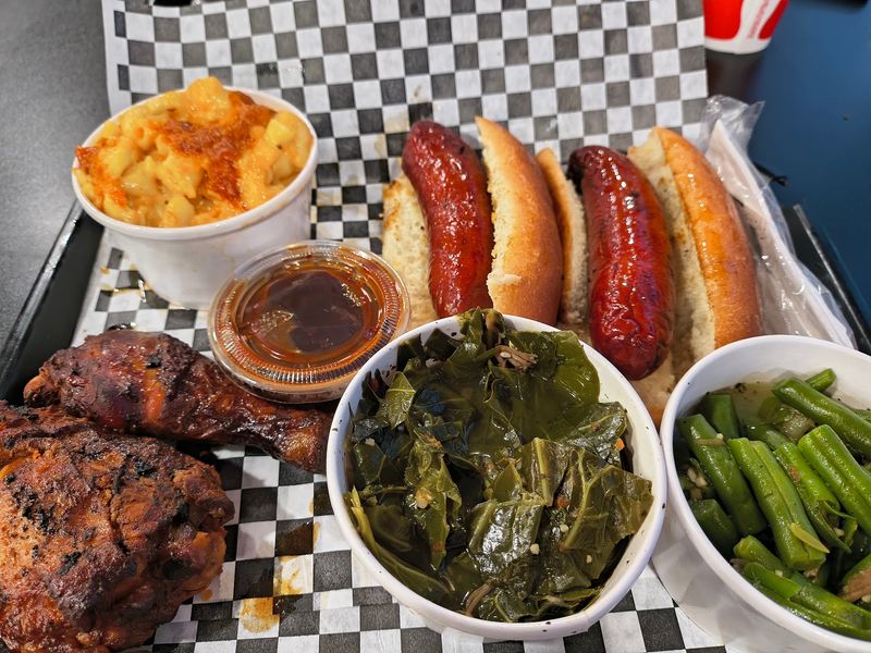 11 Secret California BBQ Joints Most Tourists Walk Right Past - Decor Hint Bear West BBQ & Soul Food, Sacramento