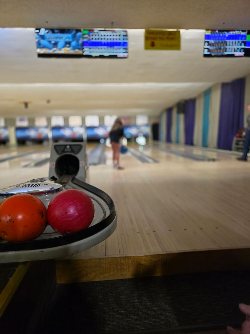 This Nebraska Bowling Alley Has Been Run By The Same Family Since 1952 - Decor Hint Hours, Seasons, and Getting to Alliance