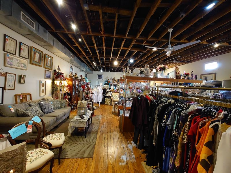 Savannah, Georgia’s 9 Top Under-The-Radar Thrift Shops For Incredible Bargains - Decor Hint Old Savannah City Mission Thrift Store