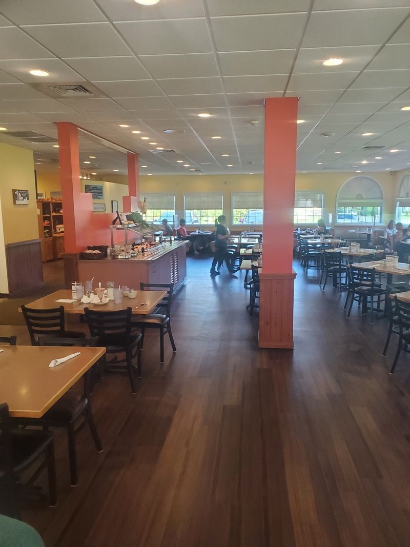 Booths, A Counter, And A Tea Service With Style