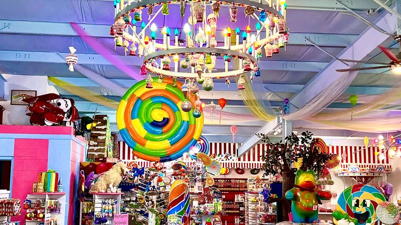 Salt Water Taffy And Lollipops Bring The Beach-Town Charm