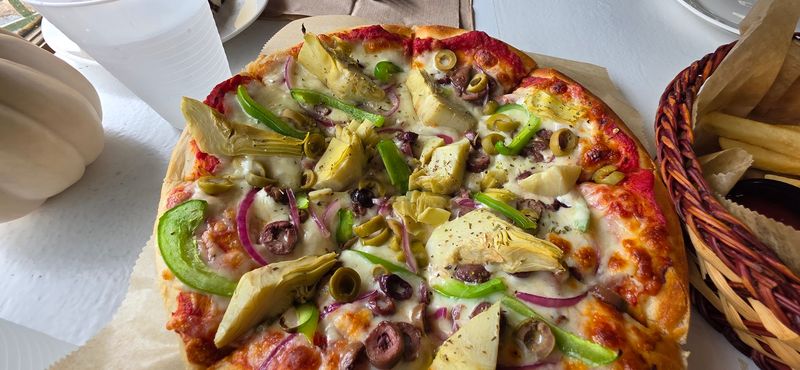 This Old-School Tennessee German Bakery And Deli Keeps Authentic Flavors Alive - Decor Hint Vegan And Gluten-Free Diners Have Real Choices