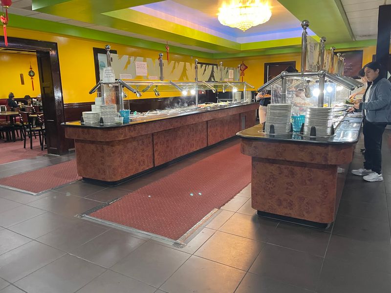 This Unassuming North Carolina Buffet Serves A Massive All-You-Can-Eat Feast For Under $10 - Decor Hint Go At Lunch If The Under-$10 Deal Is The Main Reason For Your Visit