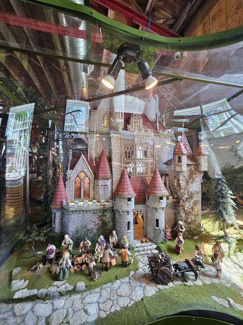This Storybook Attraction In Kentucky Is One Of The Best Kept Secrets In The South - Decor Hint Comfort Was Clearly Part Of The Plan