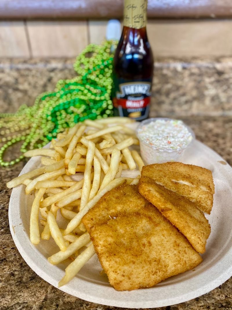 This Modest Pennsylvania Seafood Counter Has Fried Seafood That Tastes Like A Trip Down The Shore - Decor Hint Fried Flounder And Haddock Bring Real Shore Energy