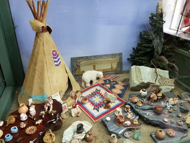 This Storybook Attraction In Kentucky Is One Of The Best Kept Secrets In The South - Decor Hint Famous Hands Built Some Of These Little Masterpieces