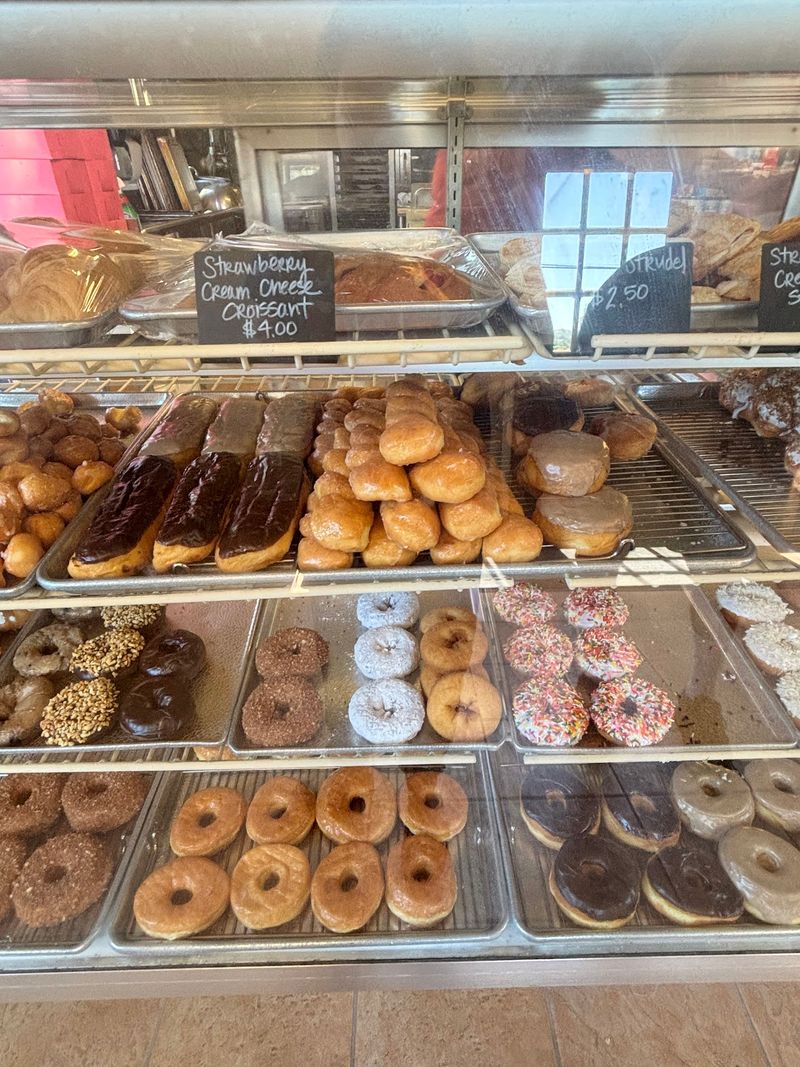 Templeton Donuts Plus, Templeton