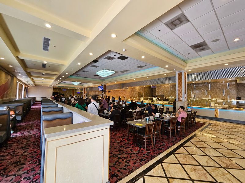 The Luxe Buffet, Ontario