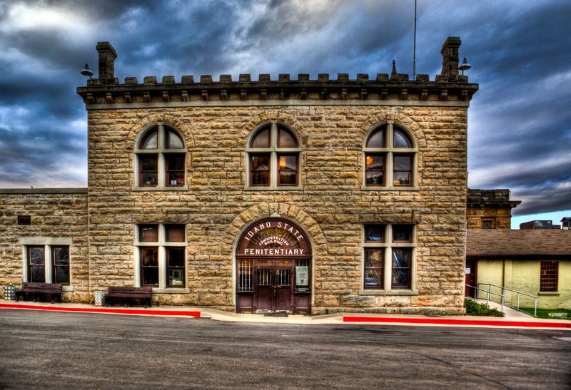 This Old Idaho Prison Feels Completely Different Once The Sun Goes Down - Decor Hint Twilight Tours And Unexplained Whispers