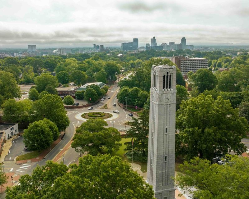 This 115-Foot North Carolina Tower Is The Largest Memorial Of Its Kind In America - Decor Hint Why This Tower Became Much More Than A War Memorial