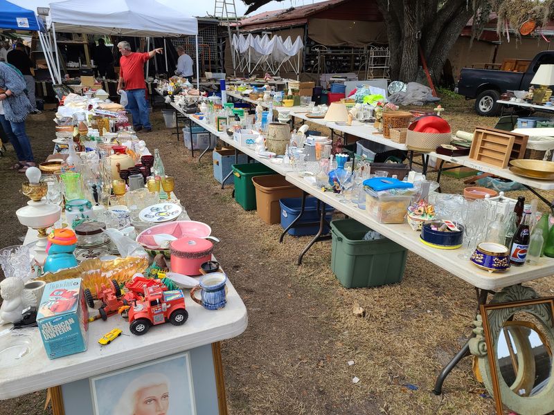 Inside This Florida Antique Mall, Three Hundred Dealer Booths Fill One Giant Old Building - Decor Hint Bargain Tables Where Anything Can Show Up