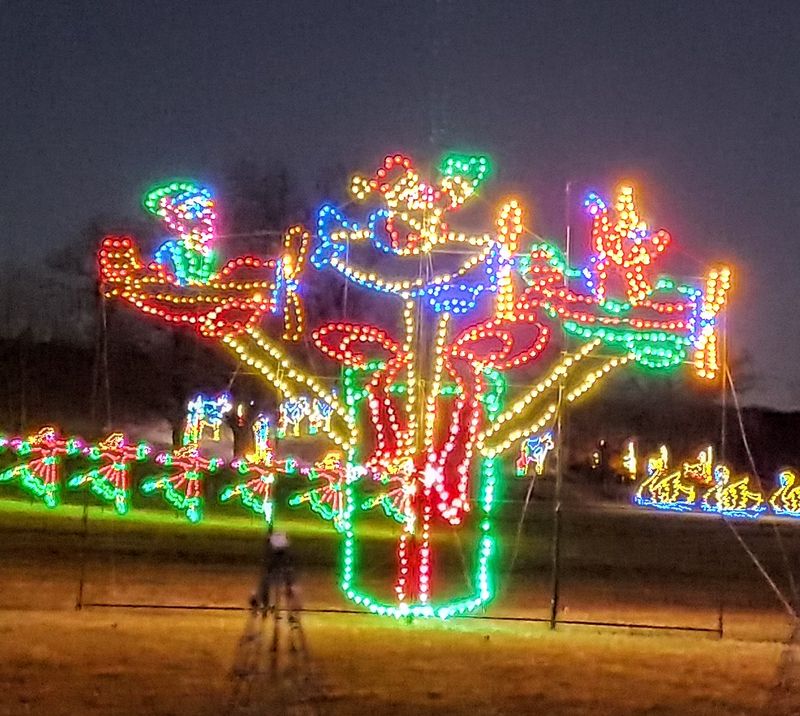 4 Magical Christmas Light Displays In Pennsylvania Worth The Winter Drive - Decor Hint Hershey Sweet Lights