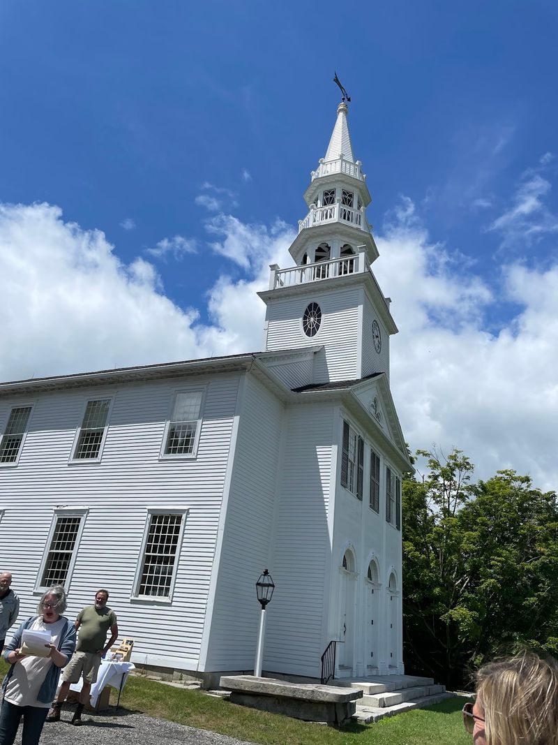 10 Quiet Connecticut Towns That Still Feel Peaceful And Undiscovered By Tourists - Decor Hint Warren