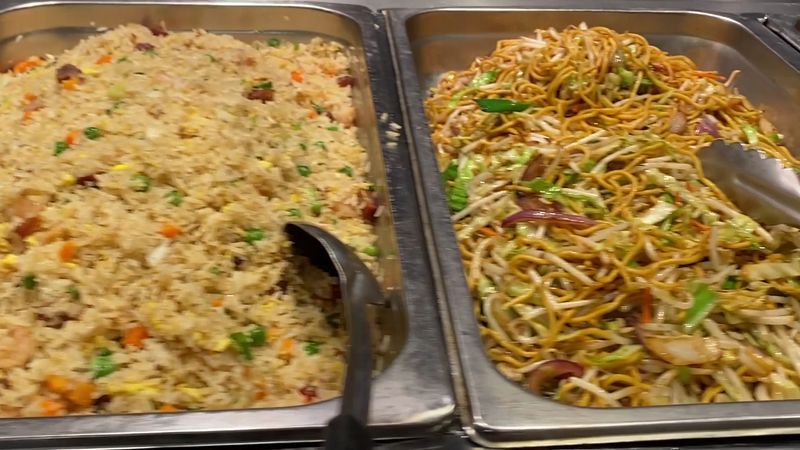 Hot Dishes Keep Non-Sushi Eaters Happy