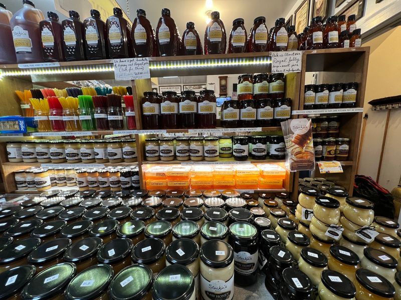The Amish Store In Pennsylvania Where You Buy Warm Homemade Pretzels, Frosted Lemonade, And Handmade Crafts - Decor Hint Farm-Fresh Milk, Cheese, Butter, And Eggs