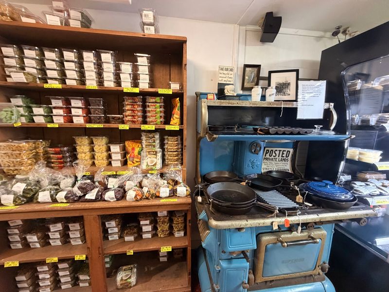 At This Amish-Style Store In Florida, You Leave With Shoofly Pie, Whoopie Pies, And Made-To-Order Deli Sandwiches - Decor Hint Whoopie Pies And A Few Sweet Detours