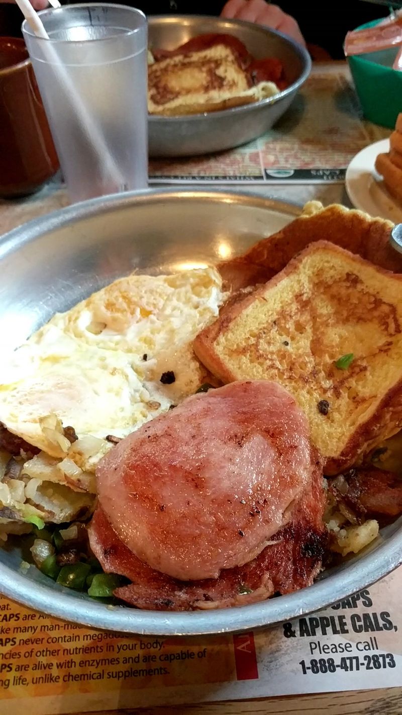Smoke House Sampler And Eggs Is The Order To Brag About