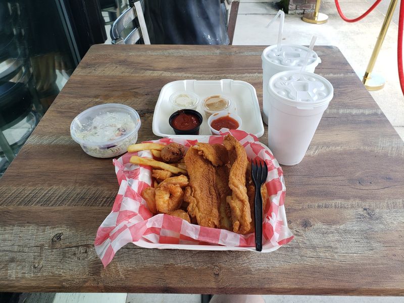Bubba's Shrimp Shack, Hayes