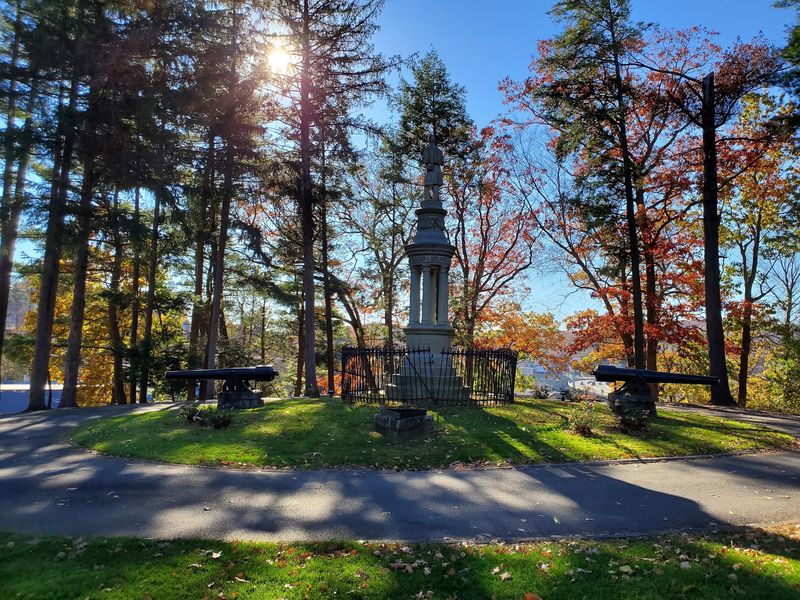 A Riverside Community In The Naugatuck Valley
