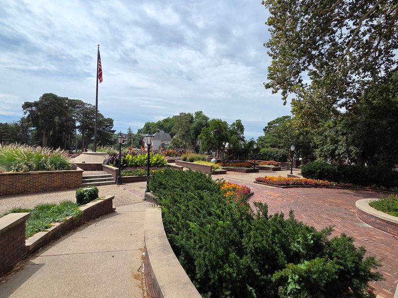 Gerald Ford Was Born In Nebraska And The Spot Is Now A Quiet Rose Garden - Decor Hint Everything To Know Before Pointing The Car Toward Woolworth Avenue