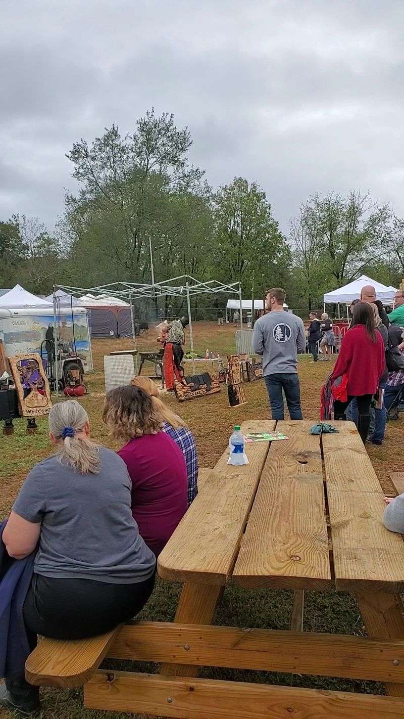 This Massive Georgia Apple Festival Takes Over A Mountain Town For Two October Weekends - Decor Hint Orchard Hopping After The Festival