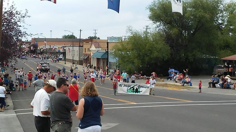 About 3,300 People Live In This Idaho Prairie Town Where Grain Elevators Tower Over Main Street - Decor Hint Why This Prairie Town Deserves A Stop