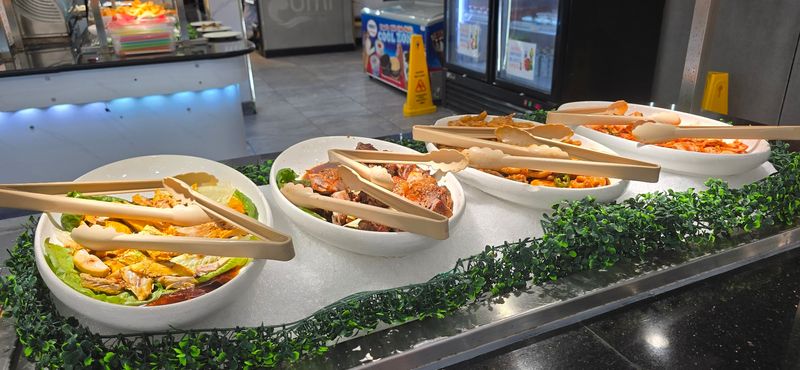 A Seafood Feast Hiding In A Shopping Center