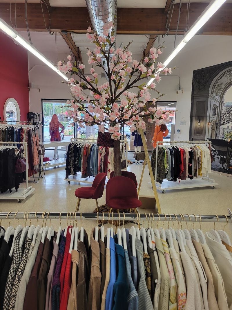 Vienna's Boutique, Anaheim