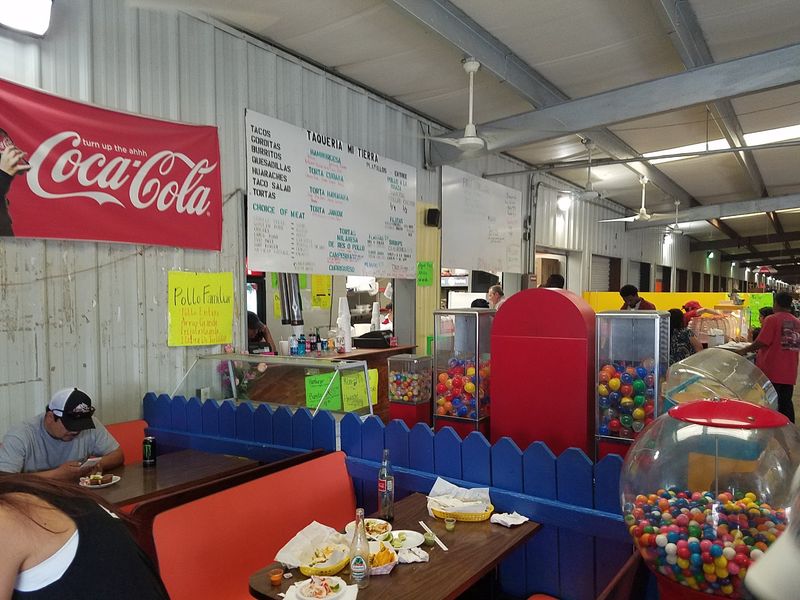This Georgia Flea Market Takes Over A Massive Space Every Saturday - Decor Hint Food Trucks And Flavors From Near And Far