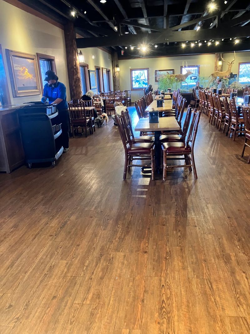 Thousands Of Diners, Yet The Room Still Breathes