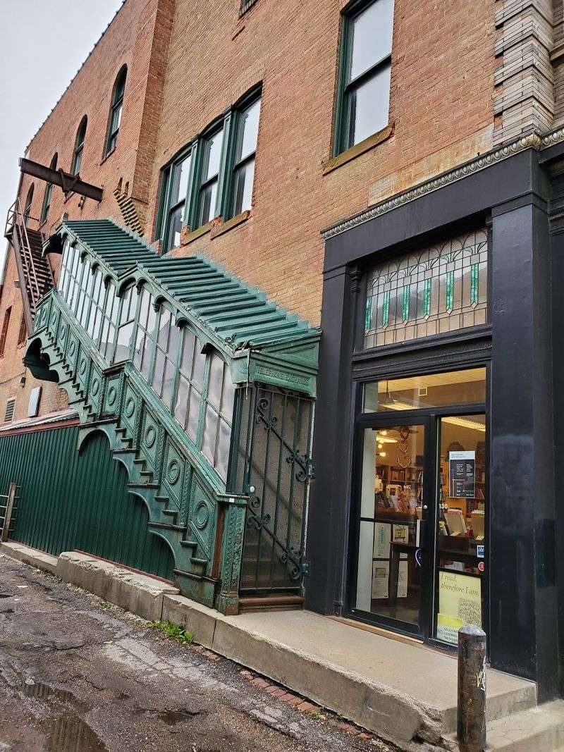Planning A Downtown Visit Around Shop Hours