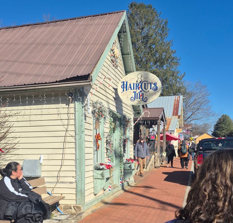 Only About 200 People Live In This North Carolina Mountain Town Where Two Waterways Meet Near A Historic Downtown - Decor Hint Look For Historic Buildings That Still Hint At The Town’s Late-1800s Boom