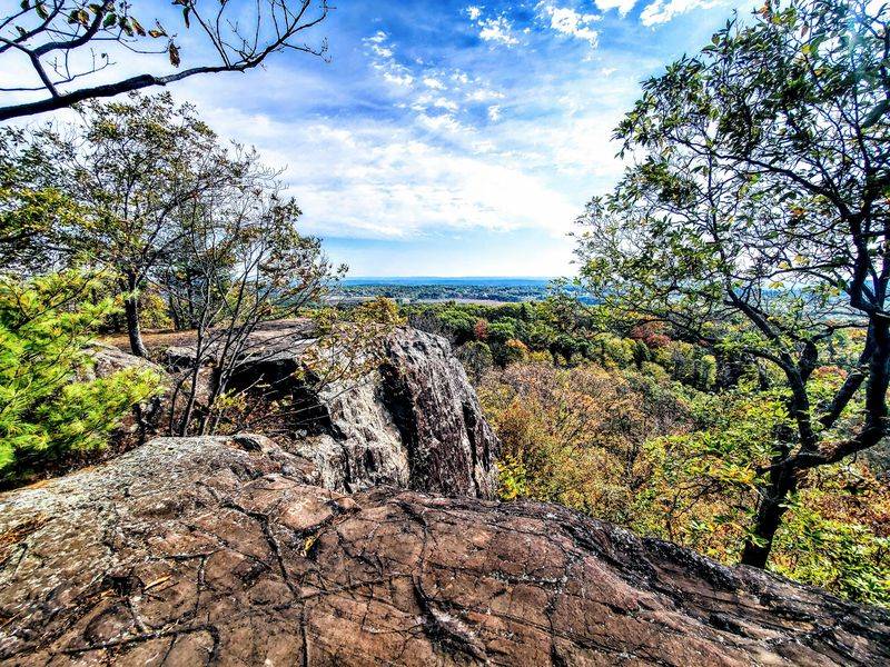 Rattlesnake Mountain, Farmington