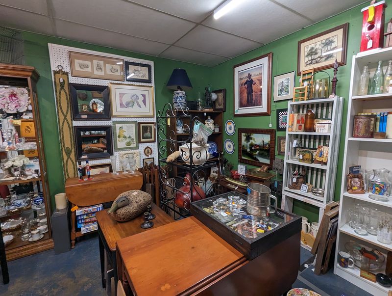 Mountainside Antique Mall Inc