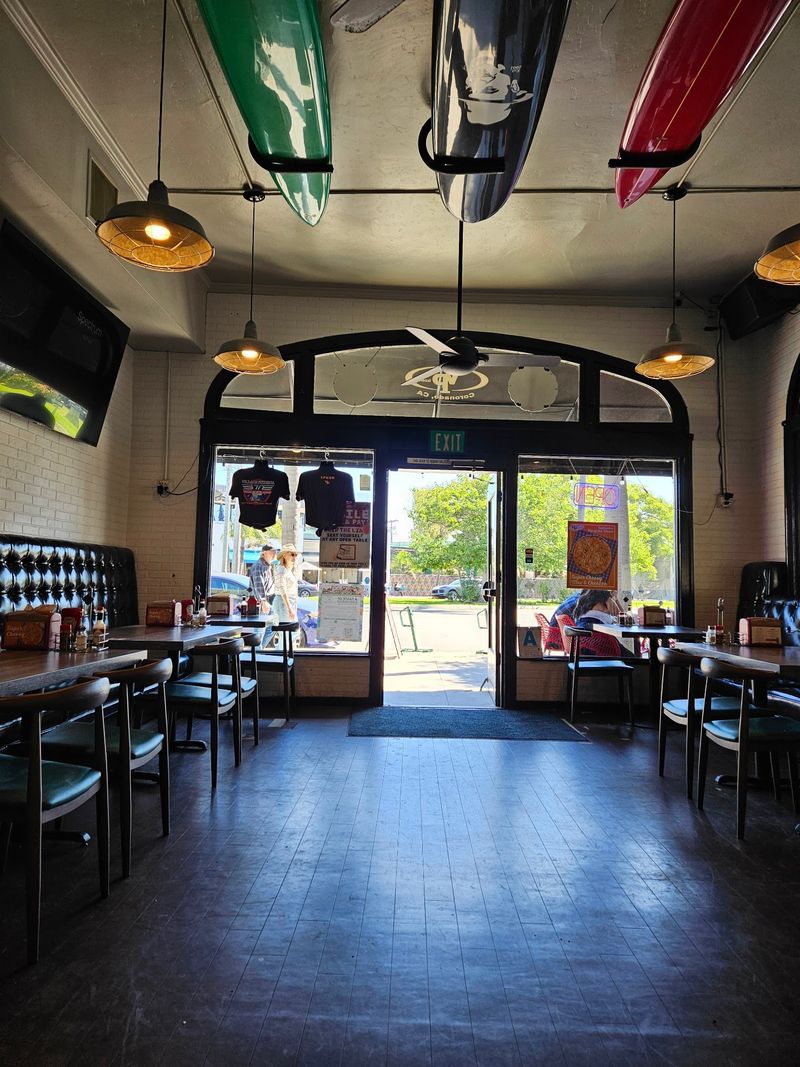 Village Pizzeria, Coronado