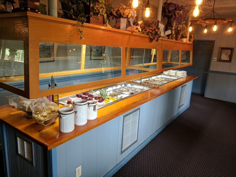 This Tiny Georgia Seafood Spot Has Fried Clams That Are Worth The Drive - Decor Hint Banana Pudding Worth Saving Room For