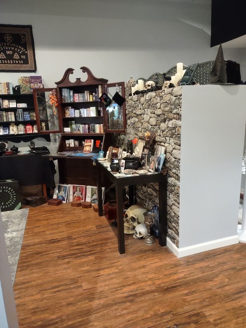 Book A Tarot, Astrology Or Bone Reading
