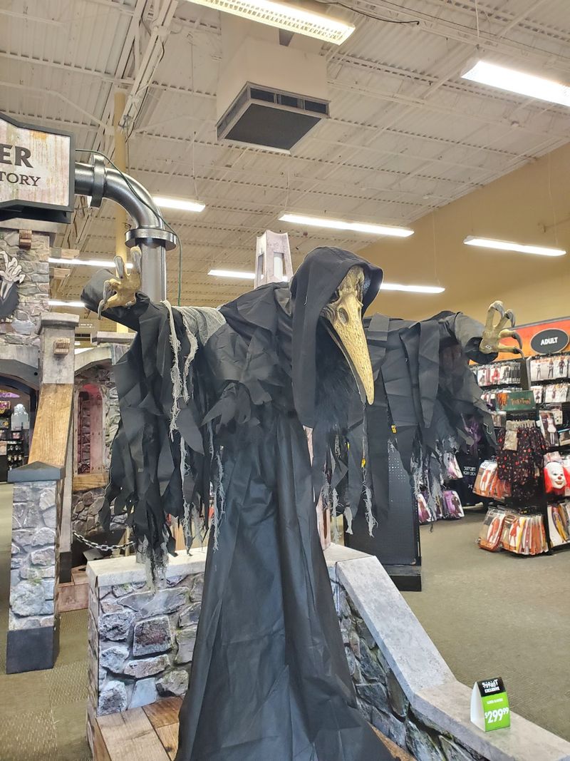 Alpharetta: Scarecrow Puzzles And A Symphony in Costume