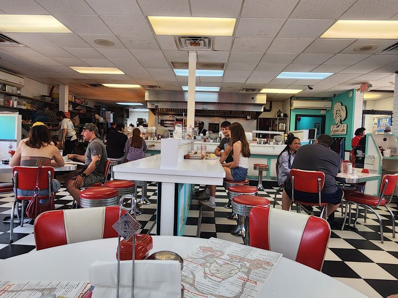 Louie's Cafe, Baton Rouge