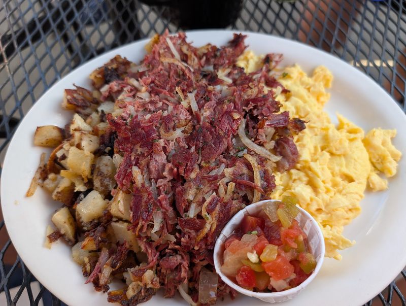 Pete's Breakfast House, Ventura: Hash Worth Waking Up For