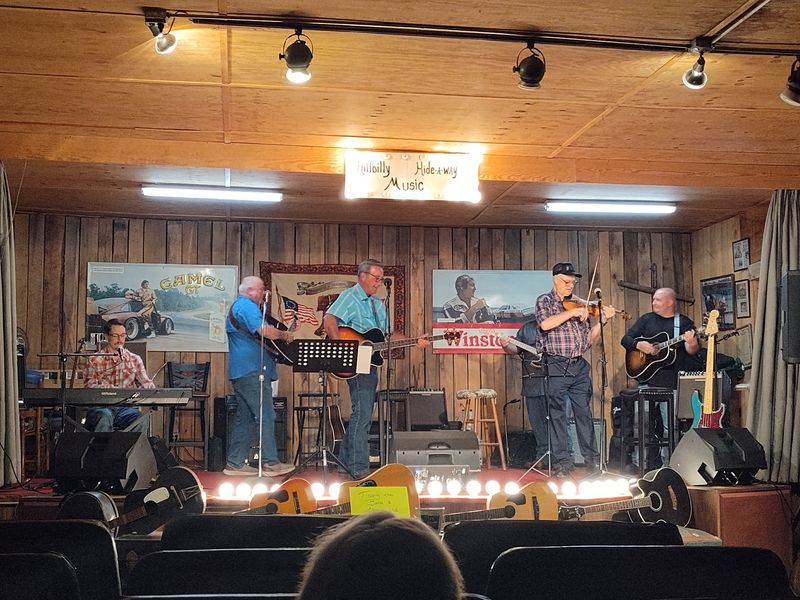 Sunday Dinner Feels Like Grandma’s House At This North Carolina Restaurant With All-You-Can-Eat Southern Food - Decor Hint A Seasonal Music Hall Adds Bluegrass, Country And Gospel To The Experience