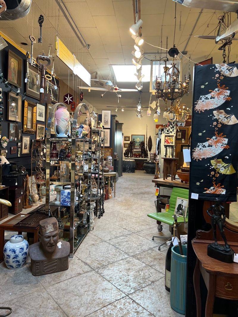12 California Antique Stores We Ranked Among The Best For Vintage Finds - Decor Hint Chelsea Antiques