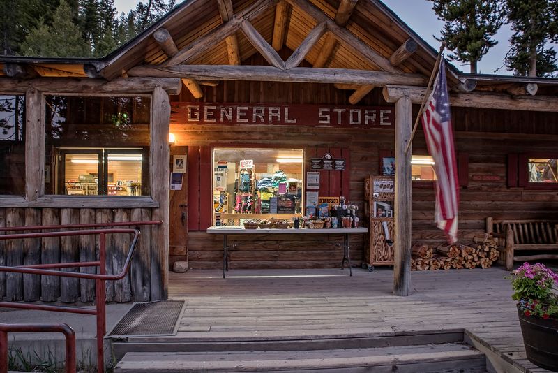 This Idaho Lodge Offers Rustic Cabins Right On The Water, With Mountains All Around - Decor Hint Practical Perks Like Showers, Laundry, And Gas On Site