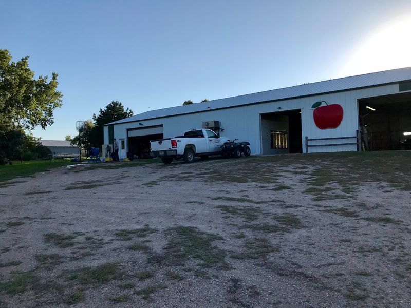 8 Nebraska Orchards Still Serving Fresh Apple Cider Before The Season Closes In November - Decor Hint Apple Acres Orchard