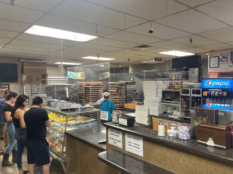 Mr T's Delicate Donut Shop, Modesto