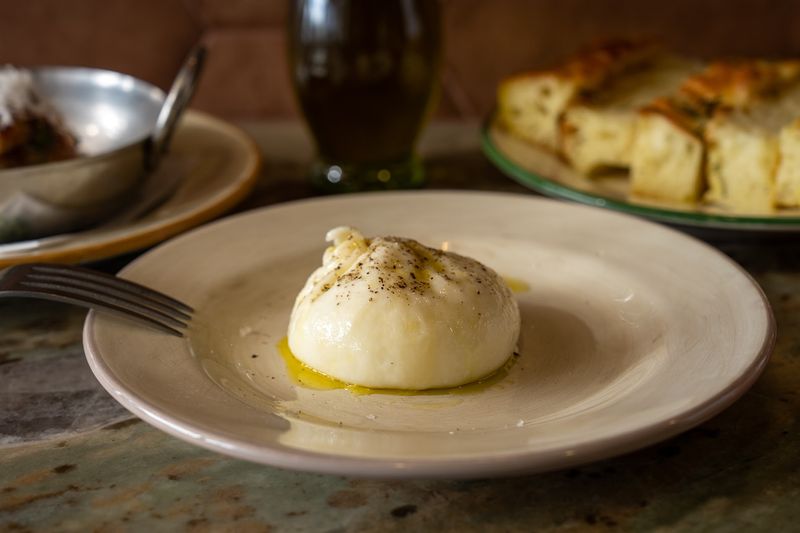 This California Pasta Shop Makes Fresh Ravioli Daily And Offers Over 75 Pasta And Sauce Combinations - Decor Hint Olive Oil From A Family Ranch Steals A Scene