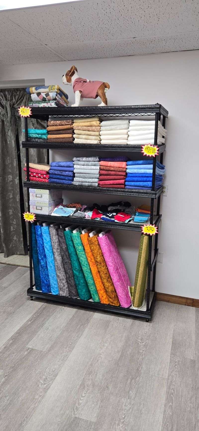 This Small-Town Tennessee Sewing Studio Shows First-Timers How To Make Their Own Quilts - Decor Hint Cutting Straight Is Easier Than It Looks