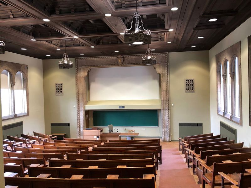 Gaze Up At 7 Stories Of Gothic Stone Inside This Pennsylvania University's Cathedral Of Learning - Decor Hint Plan Around Class Schedules For The Best Visit