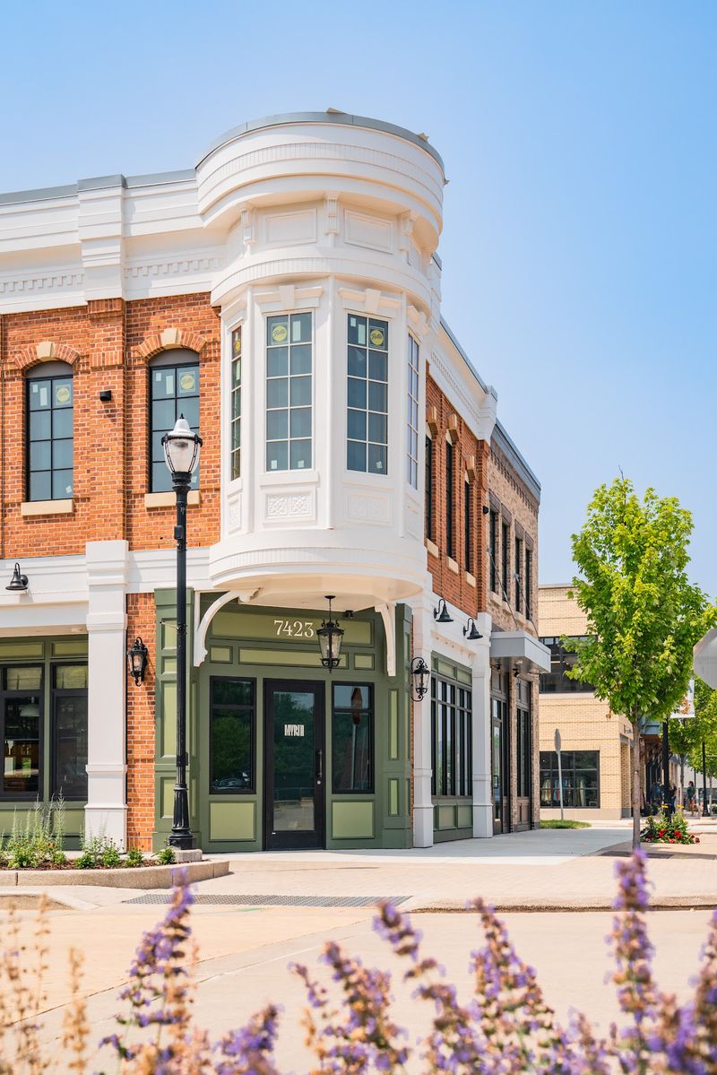 The Adventurist Says A Michelin Bib Gourmand Would Make Sense At This Michigan Pizza And Pasta Spot - Decor Hint An Award-Winning Chef Picked This Small Village On Purpose